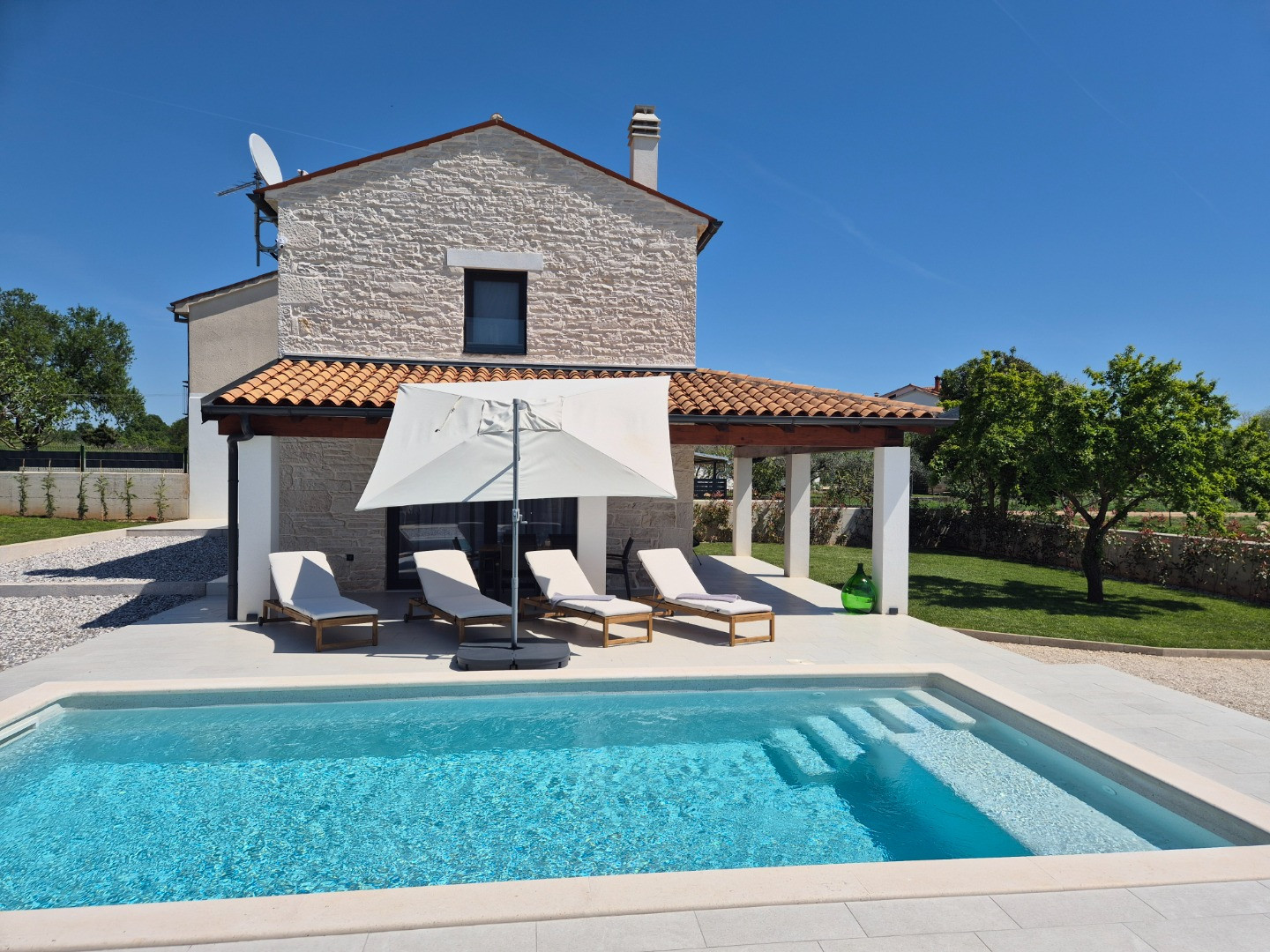 Villa Tonka - Stone Beauty - 100 Years of Tradition in a Modern Edition, Villa Tonka with pool, Valtura, Pula,  Istria, Croatia Valtura